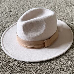 Wide Brim Felt Fedora Hat in Light Pink with Tan Band